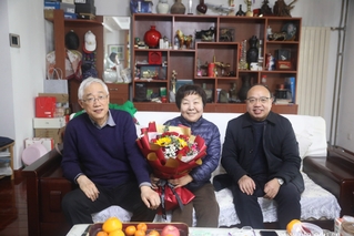 校領導走訪慰問離退休幹部職工